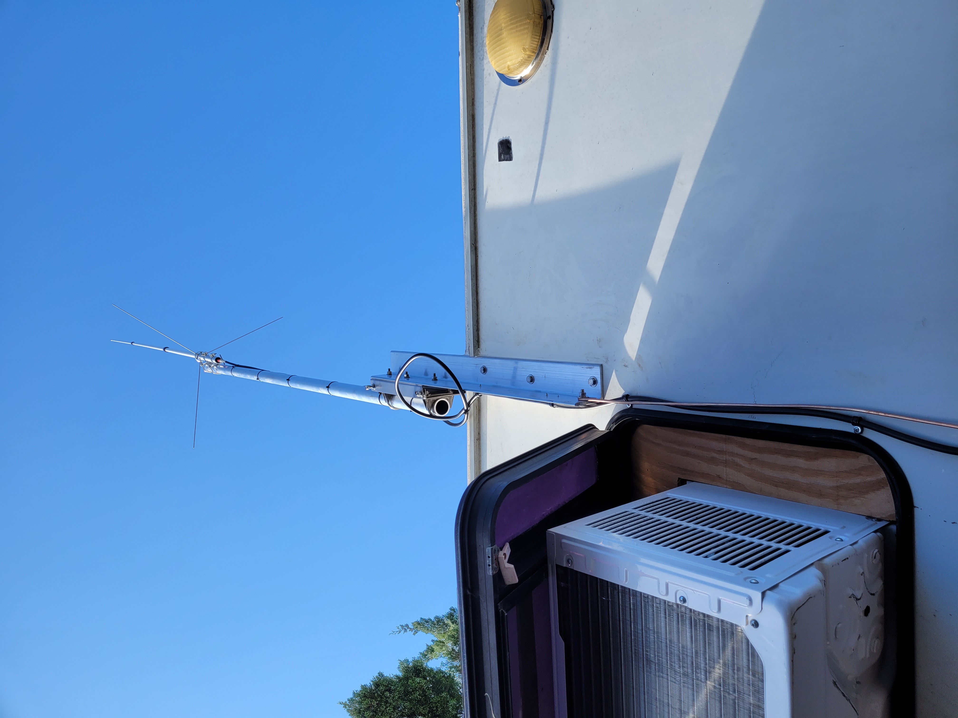 comet GP-9 dual band mounted on 8 foot above 
                                                                                     rv roof line 2inch aluminum mast
